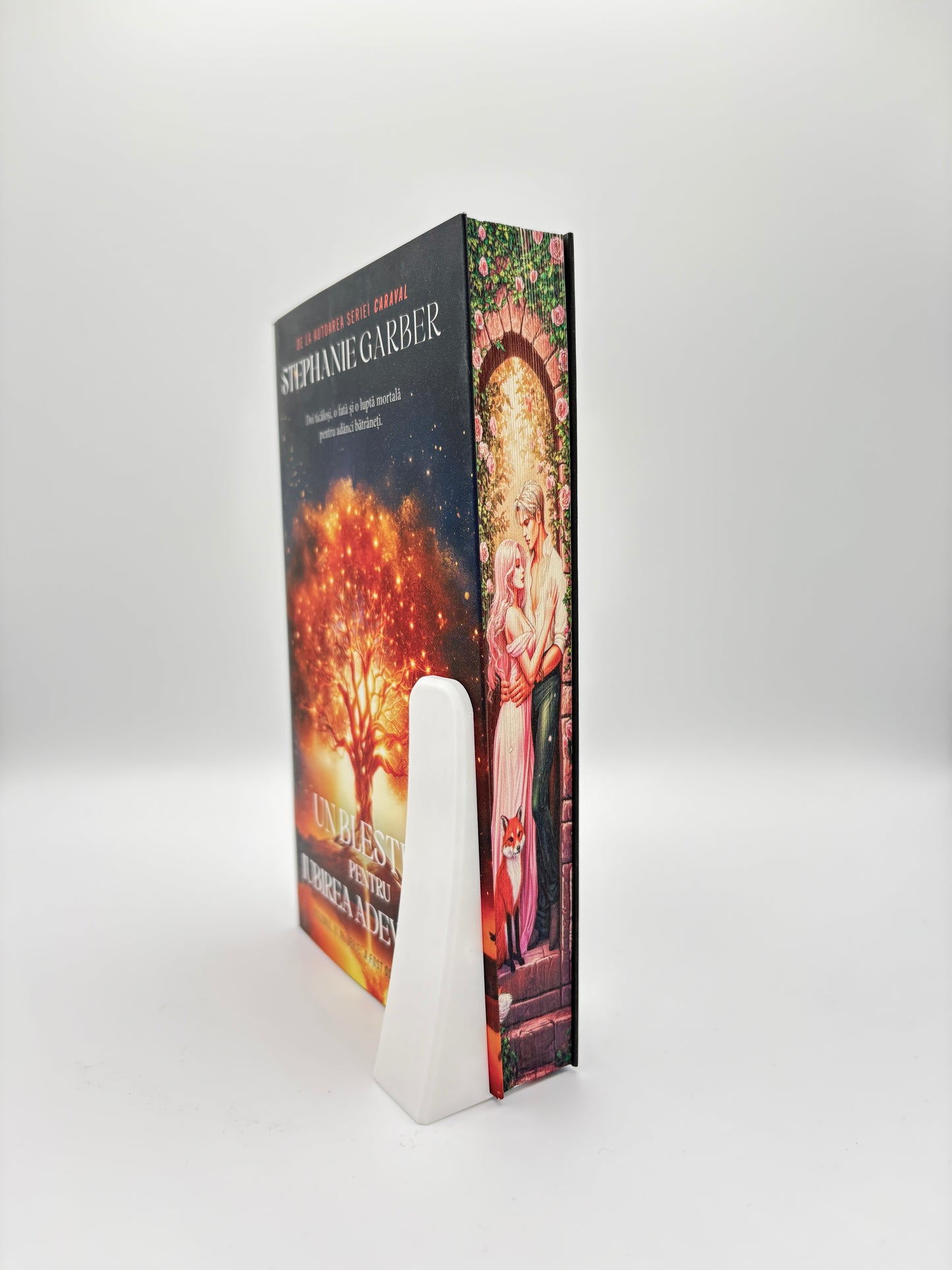 Un blestem pentru iubirea adevărată cu printed edges