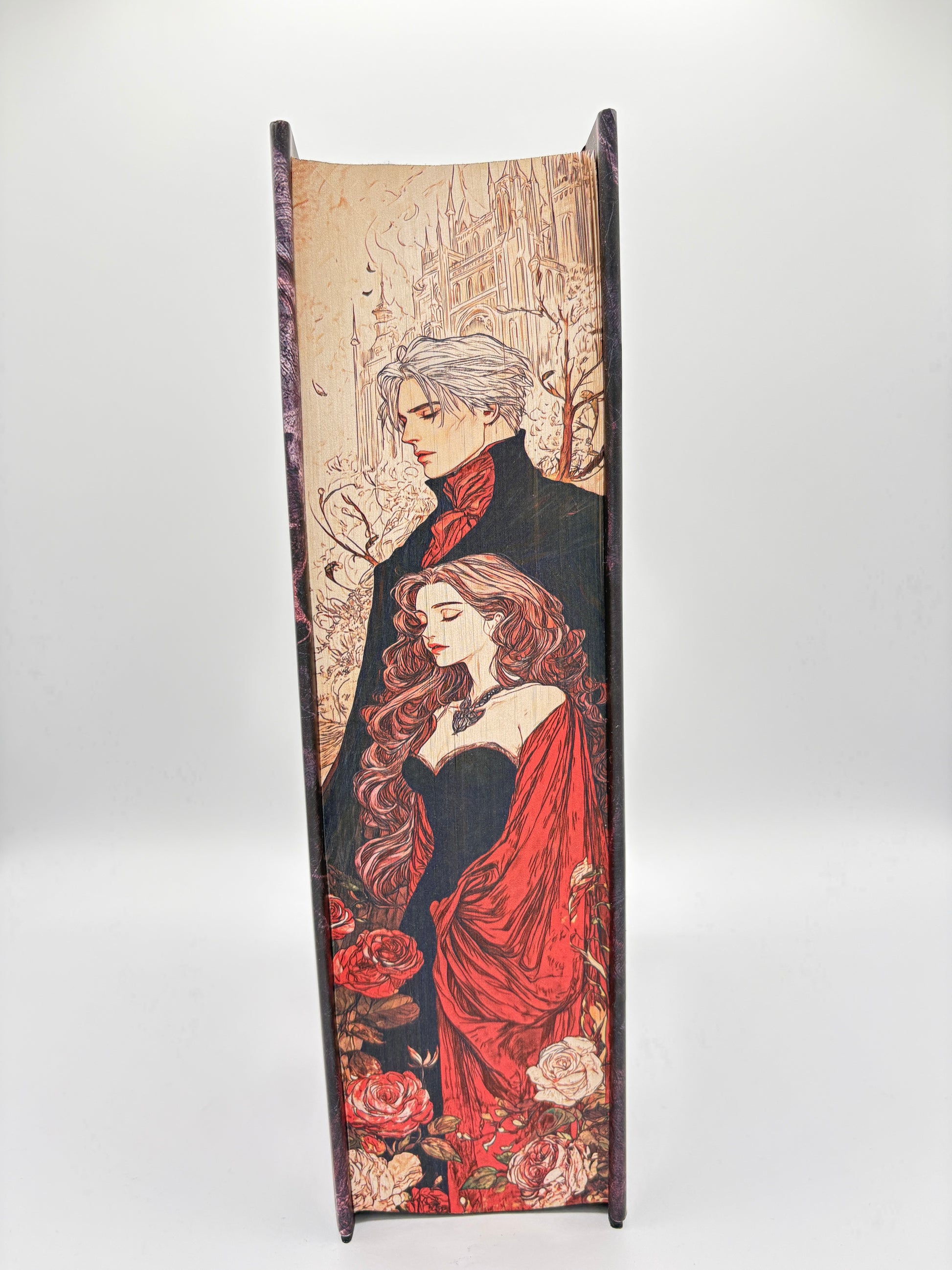 Alchemised cu printed edges - signed by the author - cuplu care sta in fata unui castel, inconjurati de trandafiri