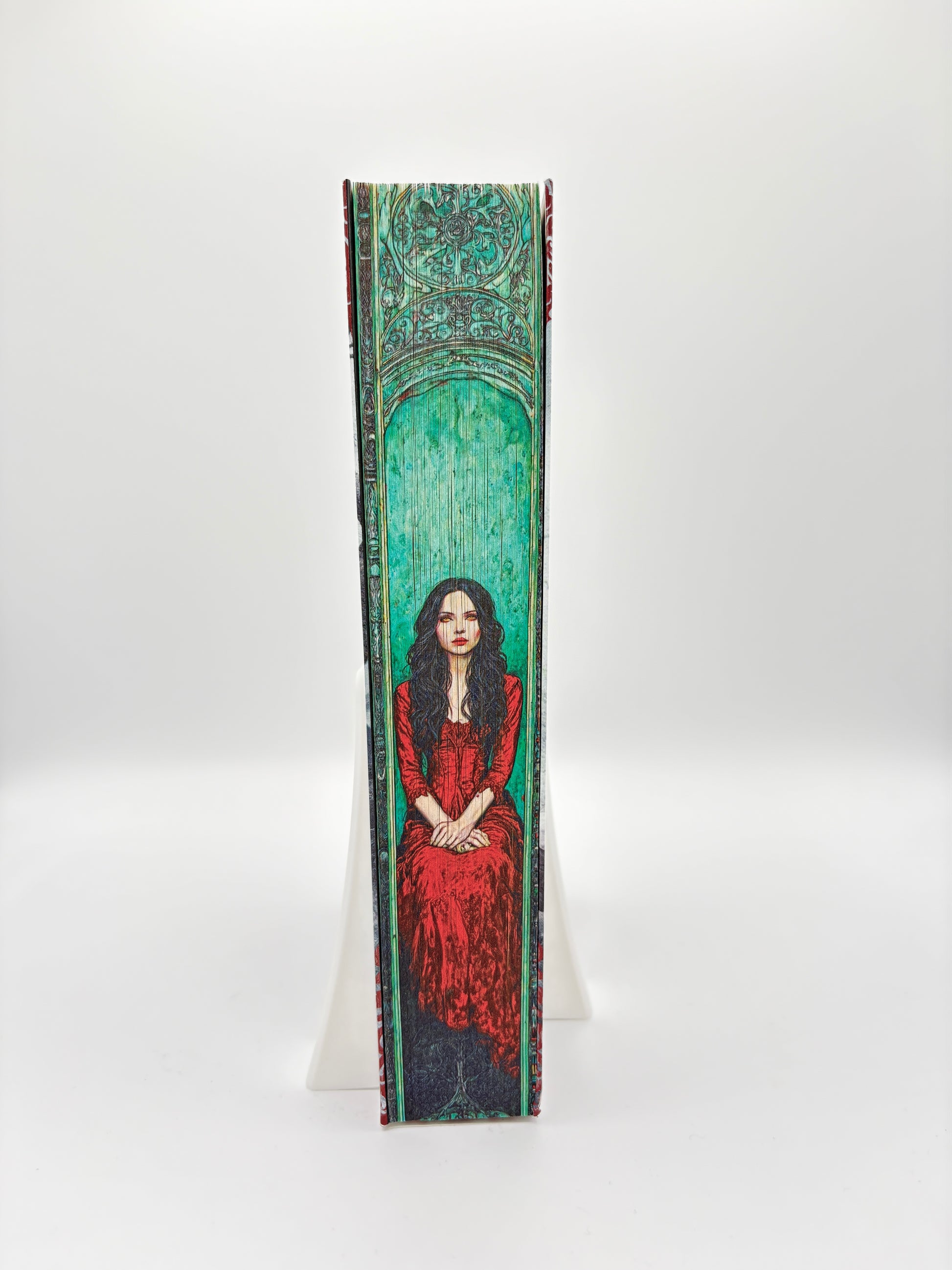 Două coroane înlănțuite - printed edges - elspeth imbracata in rosu 