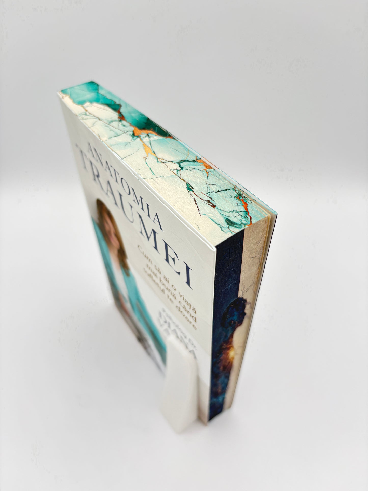 Anatomia traumei - printed edges, Diana Vasile