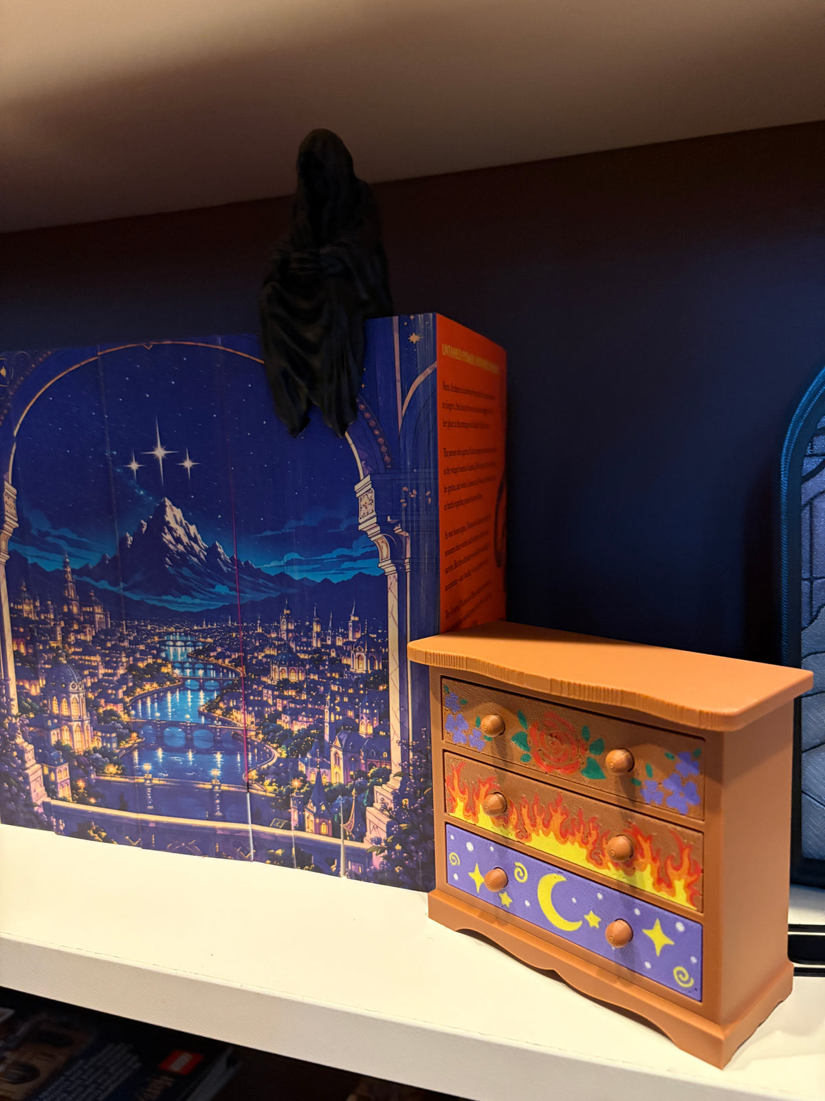Feyre’s Dresser – Decor 3D inspirat din ACOTAR