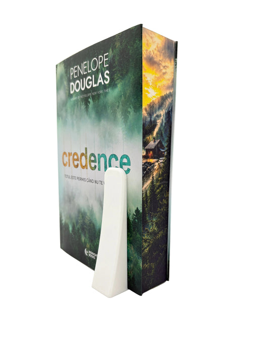 Credence - printed edges - Penelope Douglas - model 2