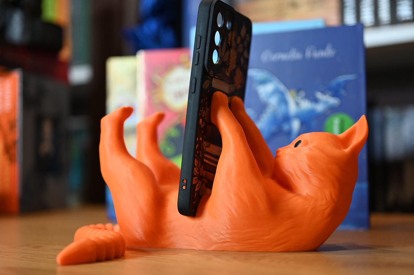 pisica portocalie imprimata 3d, cu Suport pentru Kindle  sau telefon