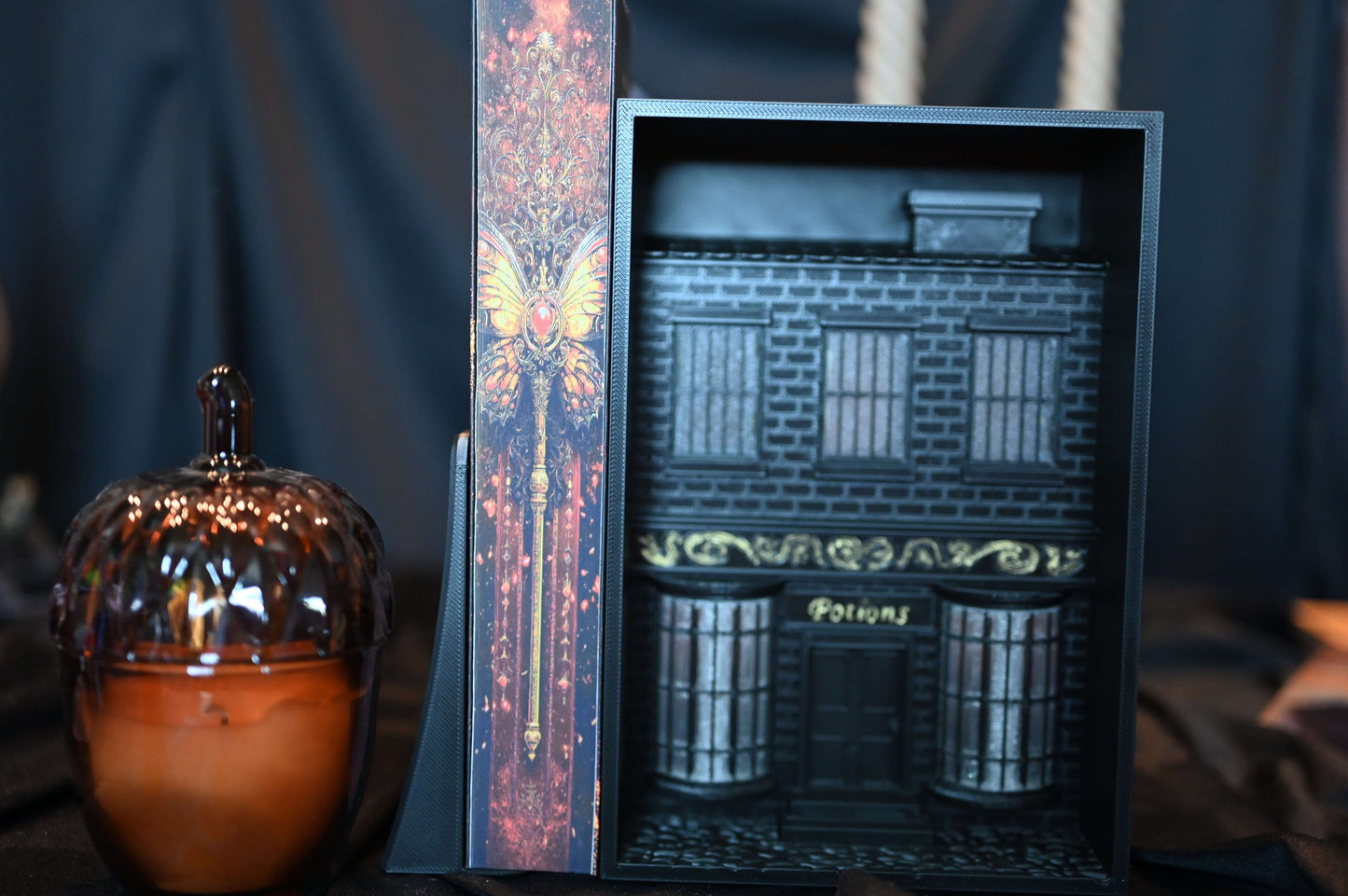 design printed edges pentru vrajitoarea rebela