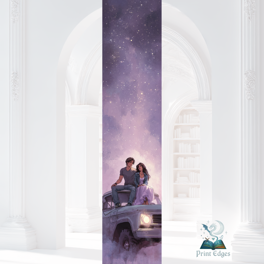 Design pentru printed edges - Inspirat din Powerless – cuplu stând pe capota unei mașini sub cer plin de stele mov-liliachii, simbol al iubirii sub noapte cosmică.