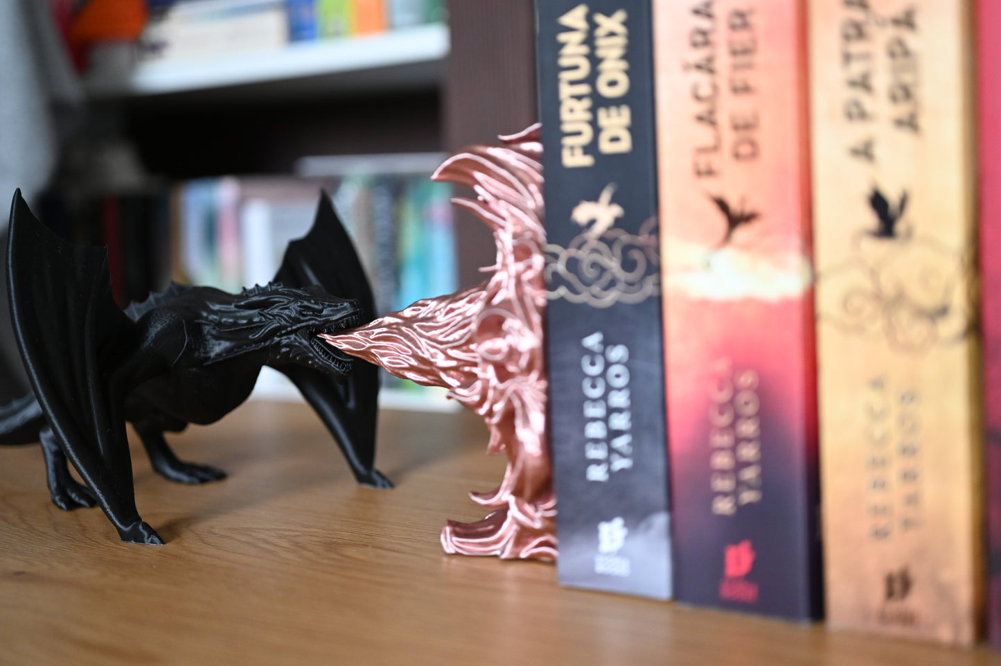 Suport de carte Flacăra Dragonului