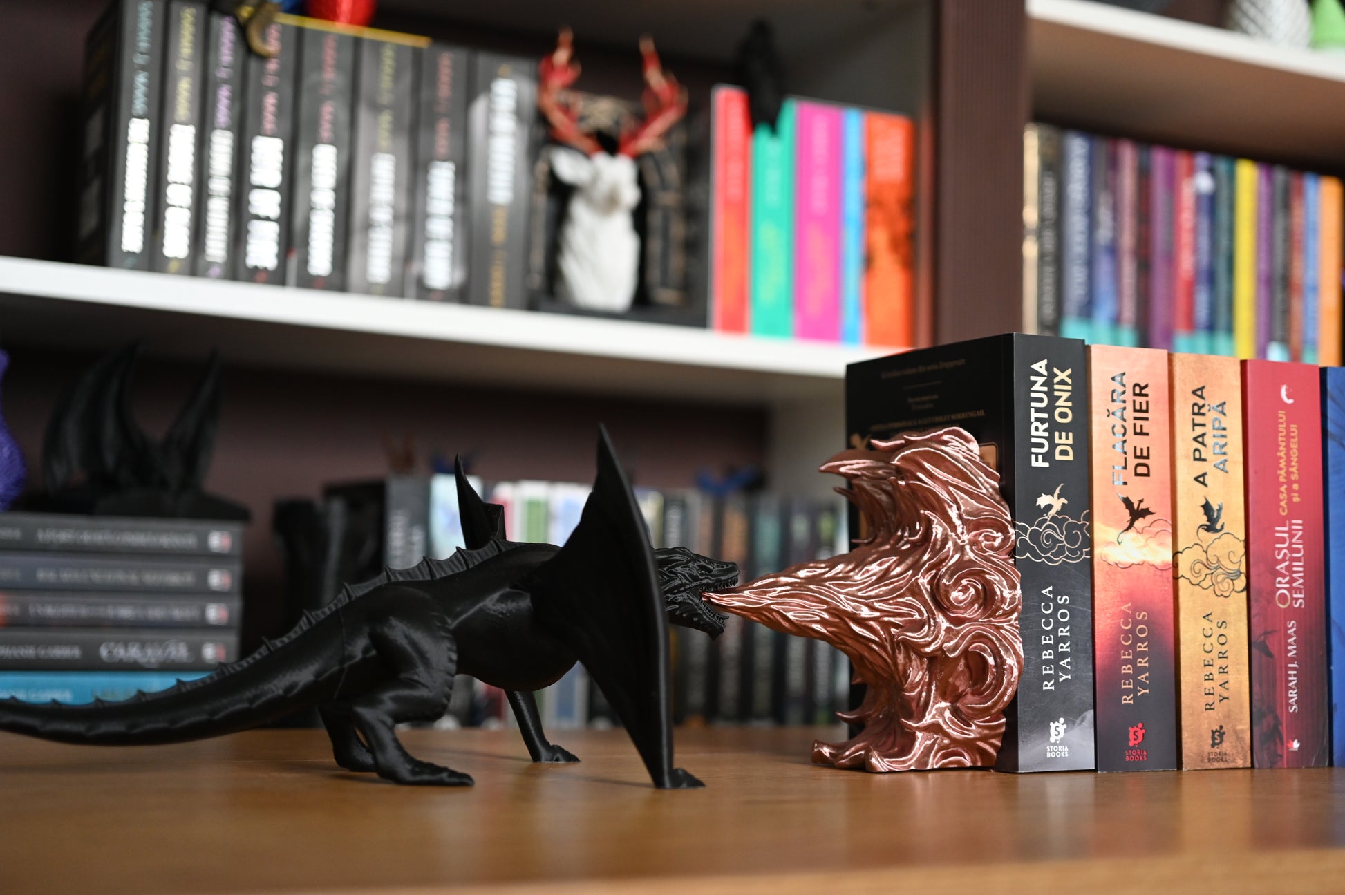 Suport de carte Flacăra Dragonului