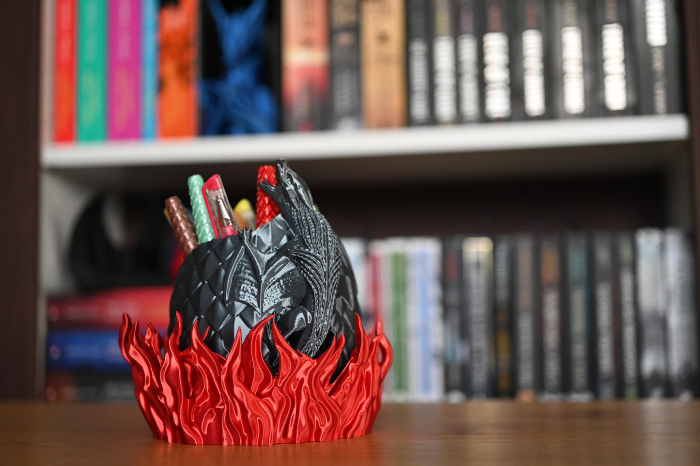 ou de dragon suport multifunctional pe un raft in fata bibliotecii