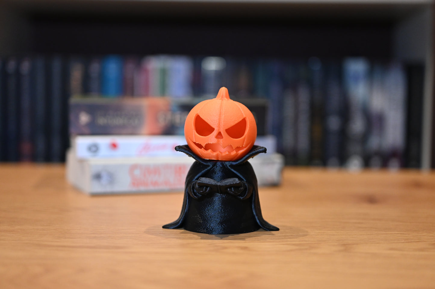 Figurină 3D Halloween  dovleac de halloween cu o carte in mana 