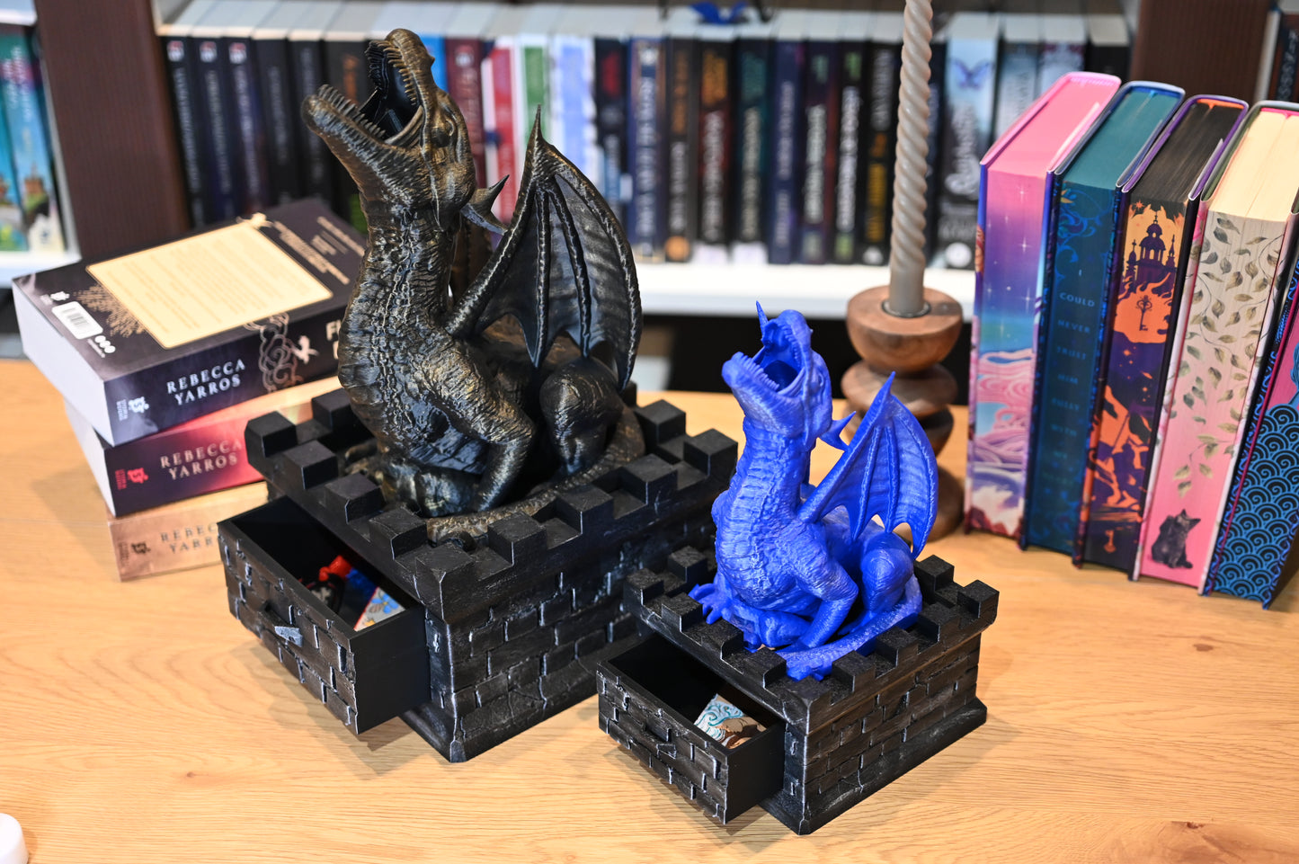 dice tower cu dragoni inspirati din unviersurile A patra aripa sau Thorne of Glass