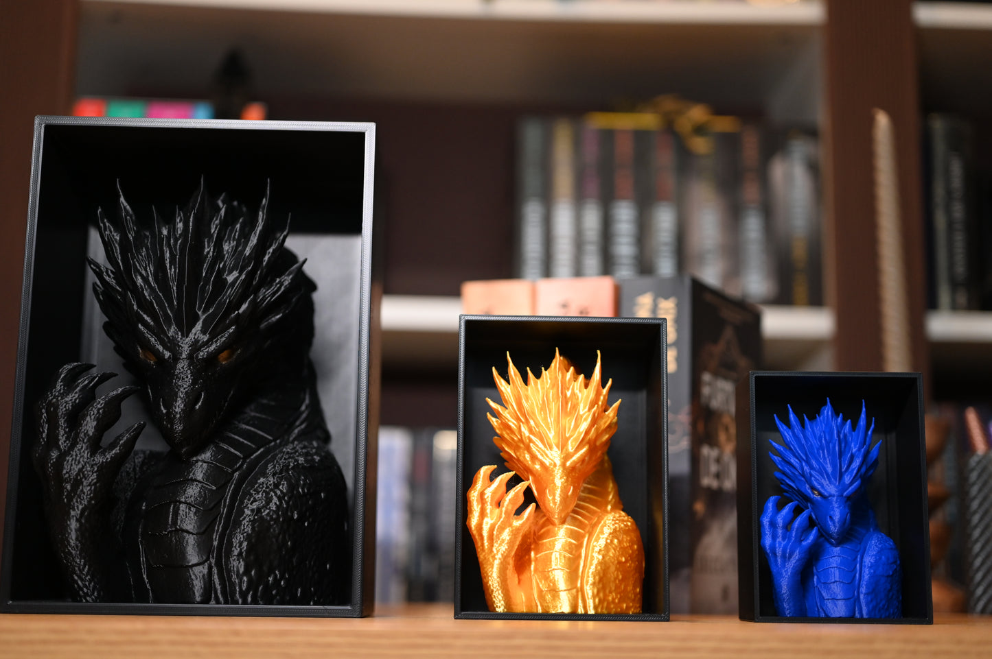 book nook dragoni fantasy – decorativ pentru bibliotecă, ideal pentru romane fantasy și colecții de cărți.