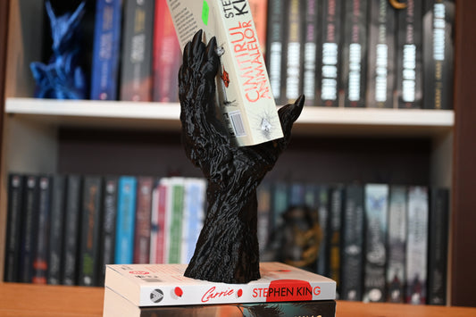 suport de carte in stil fantasy gothic, inspirat din universul harry potter sau lord of the rings