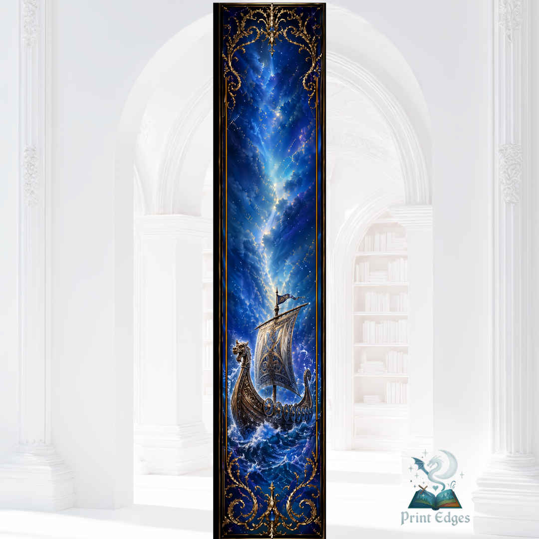 Printed edges cu vas regal pe ape albastre, lumină magică și detalii aurii ornamentale. Un design fantasy elegant, perfect pentru cărți cu atmosferă de regină, destin și aventură.